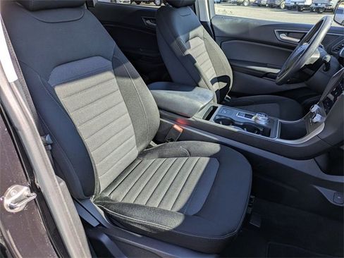Used 2021 Ford Edge SE image 34