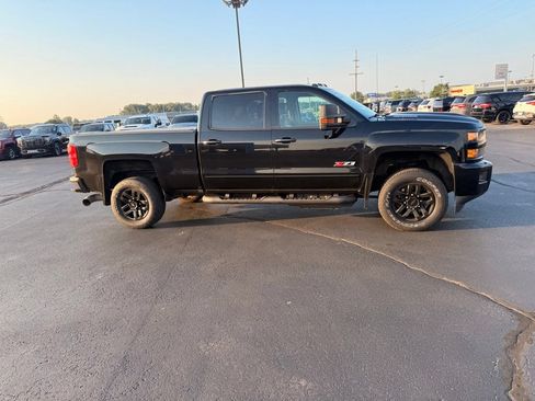 Used 2018 Chevrolet Silverado 2500 LTZ w/ Midnight Edition AWD/4WD image 10