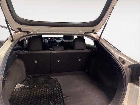 Used 2018 Toyota Prius Two image 33