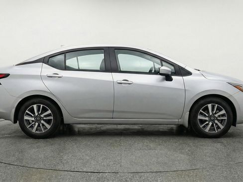 Used 2025 Nissan Versa SV image 11