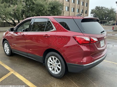 Used 2020 Chevrolet Equinox LT w/ Driver Convenience Package image 4