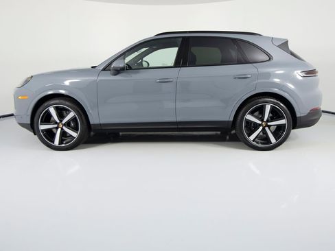 New 2026 Porsche Cayenne image 2
