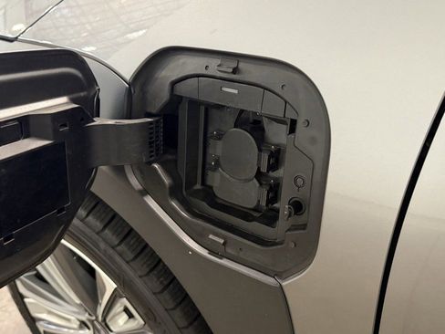 Used 2023 Subaru Solterra AWD image 19