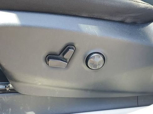 Used 2023 Chrysler Voyager LX FWD image 12
