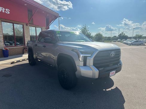 Used 2022 Toyota Tundra SR5 w/ SR5 Convenience Package image 3