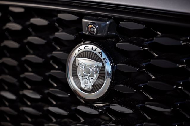New 2026 Jaguar F-PACE R-Dynamic S AWD/4WD image 9