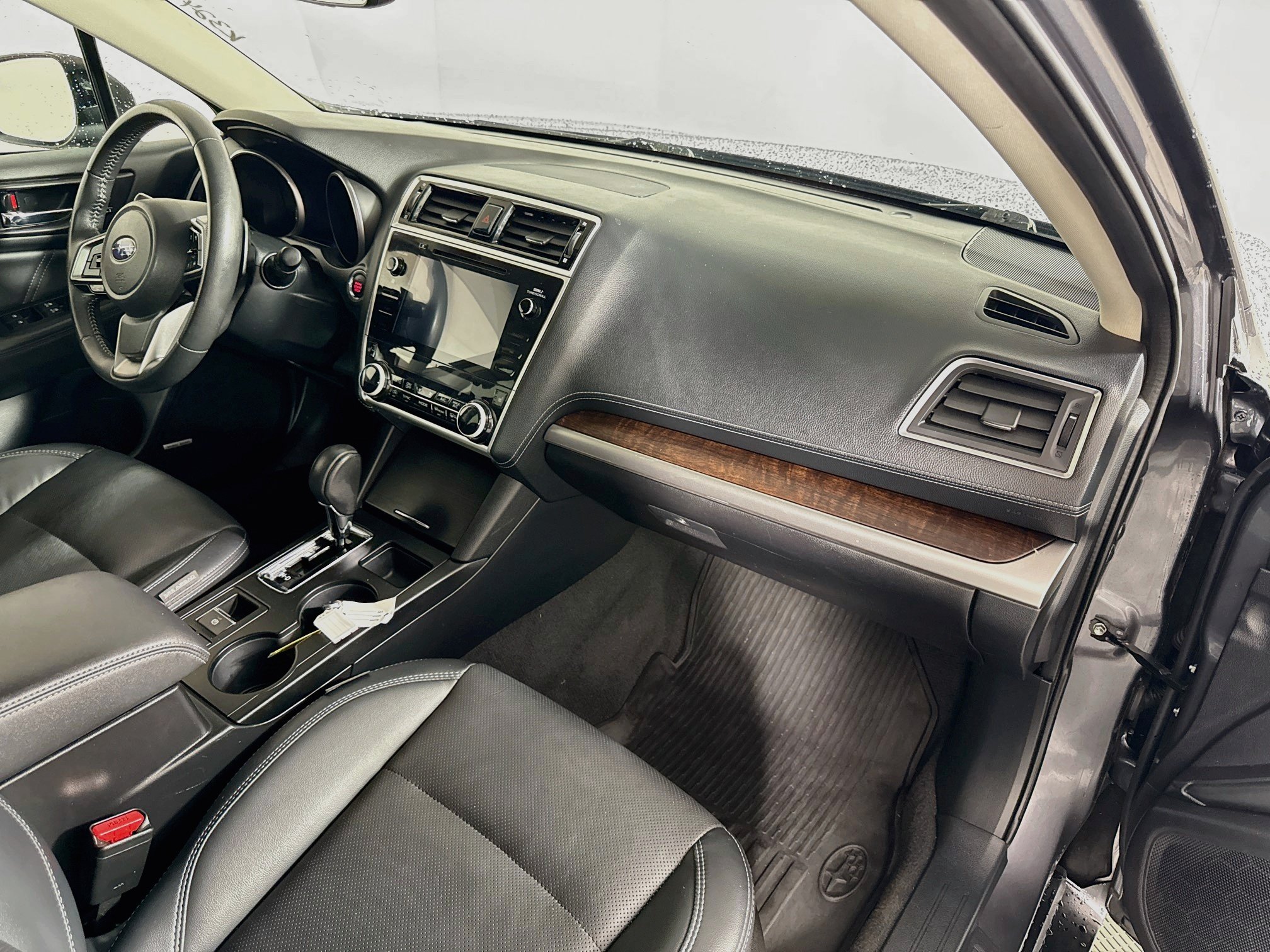 Used 2019 Subaru Outback 3.6R Limited AWD/4WD image 31