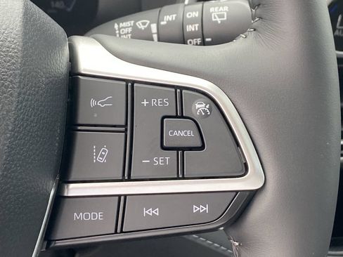 Certified 2026 Toyota Highlander Limited AWD/4WD image 27