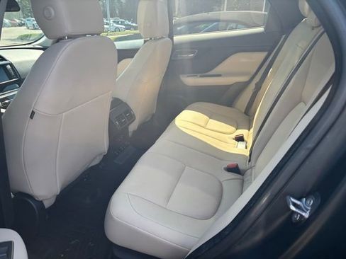 Used 2018 Jaguar F-PACE Premium AWD/4WD image 4