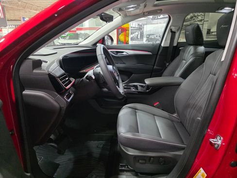 Used 2026 Buick Envision Avenir image 13