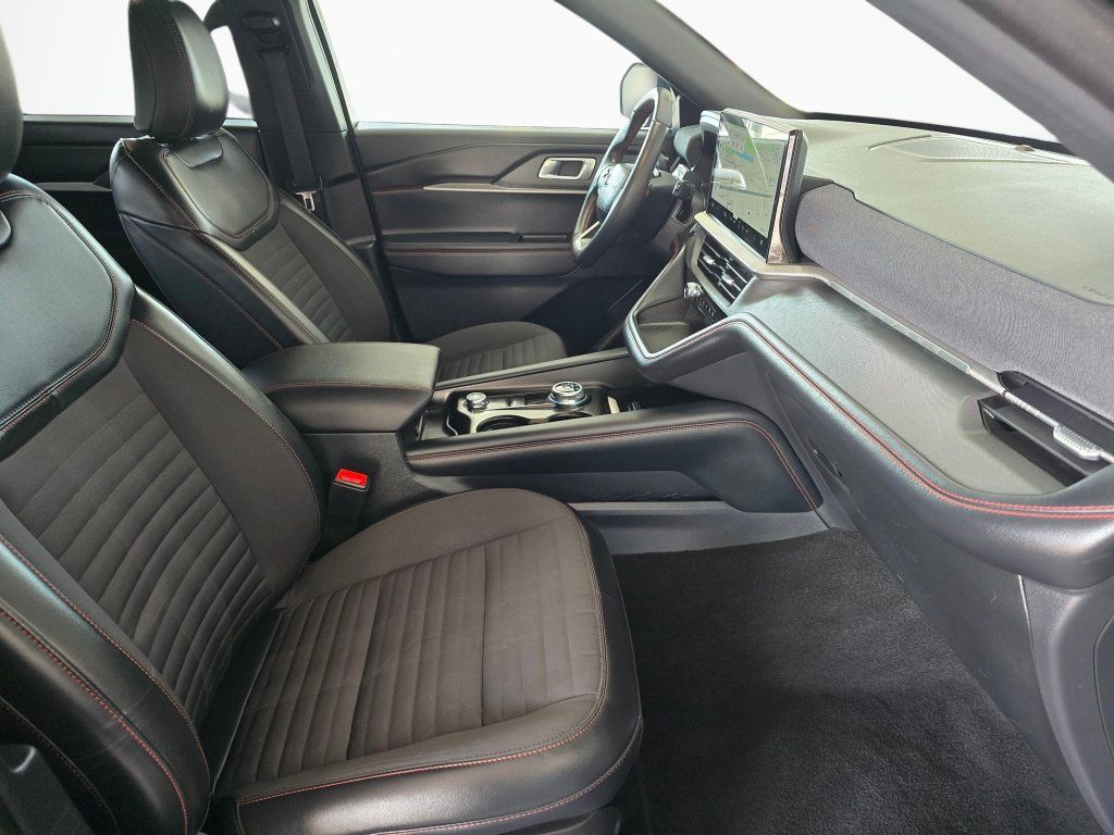 Used 2025 Ford Explorer ST-Line AWD/4WD image 44