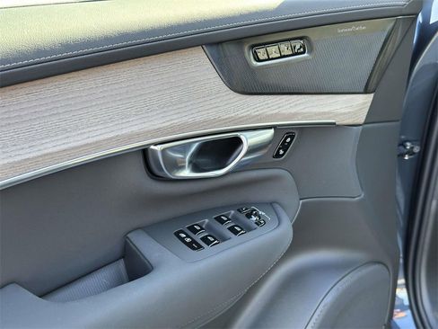 New 2026 Volvo XC90 T8 Plus w/ Protection Package Premier image 17