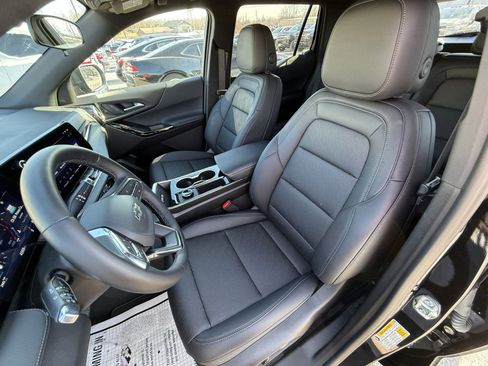 Used 2026 Chevrolet Equinox LT w/ Convenience Package II image 11