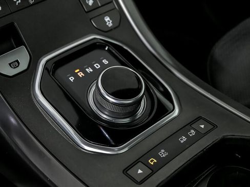 Used 2019 Land Rover Range Rover Evoque SE Premium image 33