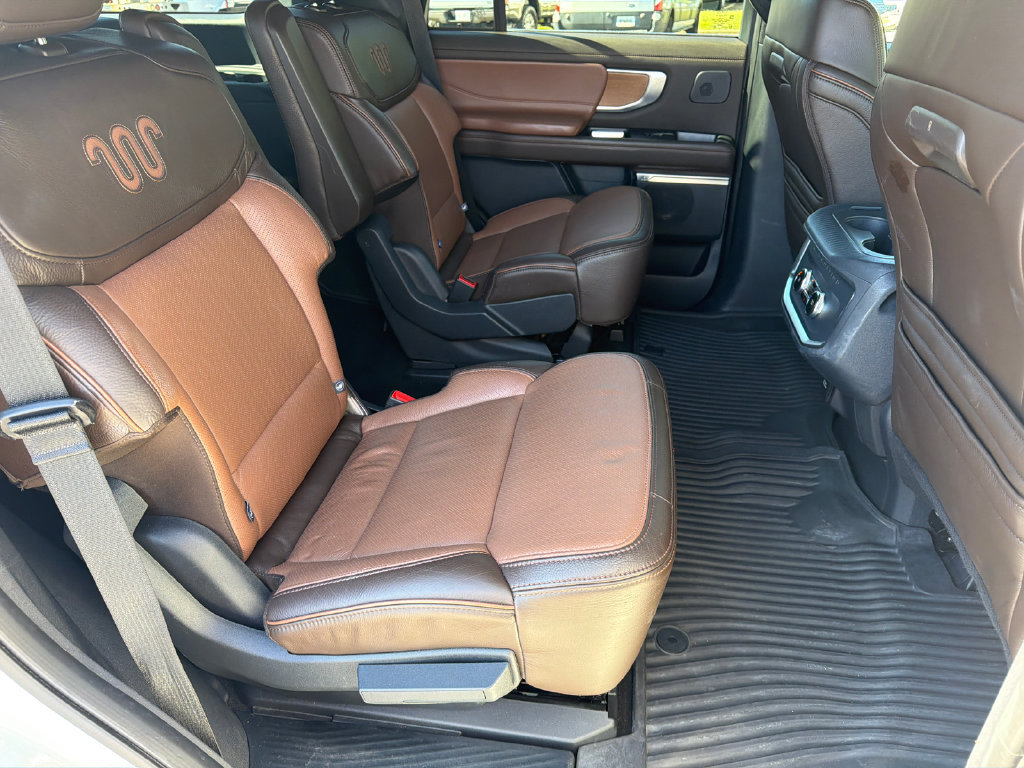 Used 2025 Ford Expedition King Ranch AWD/4WD image 15