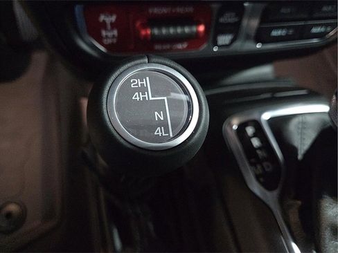 New 2026 Jeep Gladiator Rubicon w/ Steel Bumper Group image 16