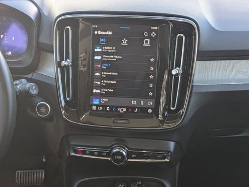 Certified 2025 Volvo XC40 B5 Core image 23