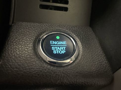 Used 2019 Ford F150 Lariat w/ Equipment Group 502A Luxury AWD/4WD image 11