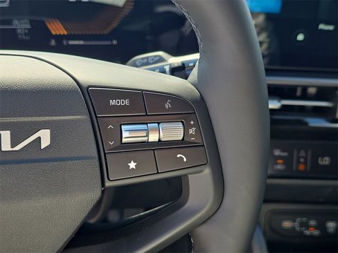 New 2026 Kia Sportage EX image 32