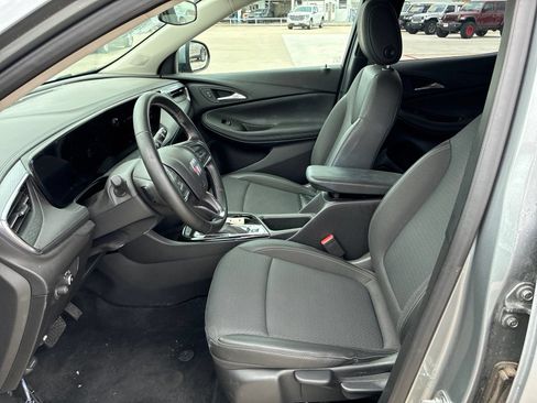 Used 2025 Buick Encore GX Preferred FWD image 11