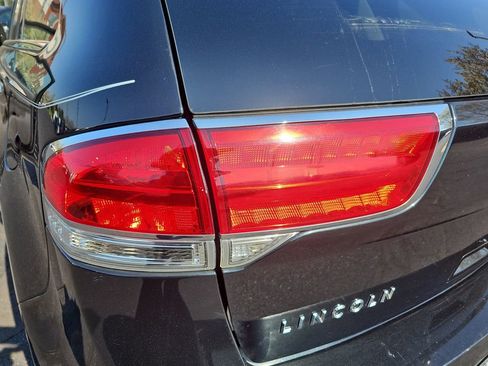 Used 2013 Lincoln MKX AWD image 32