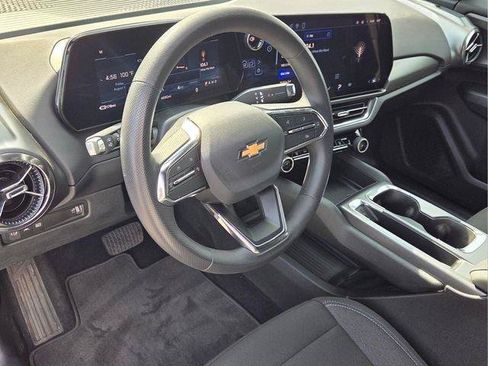 Used 2026 Chevrolet Equinox EV LT FWD image 11