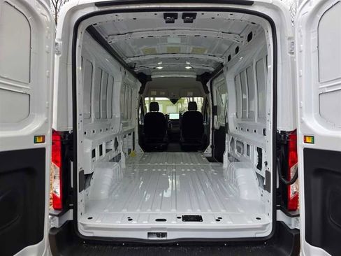 New 2026 Ford Transit 250 148 Medium Roof RWD image 17