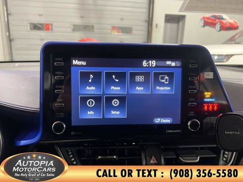 Used 2022 Toyota C-HR XLE FWD image 27