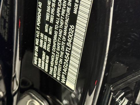 Certified 2026 Porsche Macan S AWD/4WD image 24