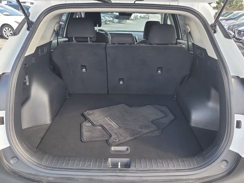 Used 2025 Kia Sportage LX image 11