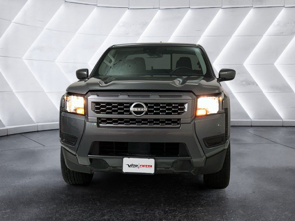Used 2025 Nissan Frontier SV RWD image 2