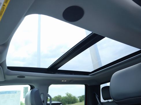 New 2026 Ford F250 Lariat w/ Black Appearance Package image 17