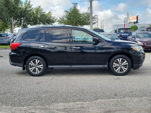 Used 2017 Nissan Pathfinder S FWD image 4
