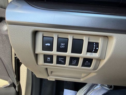 Used 2016 Subaru Legacy 2.5i Limited image 18