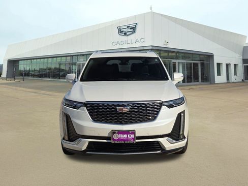 Used 2023 Cadillac XT6 Luxury FWD image 2
