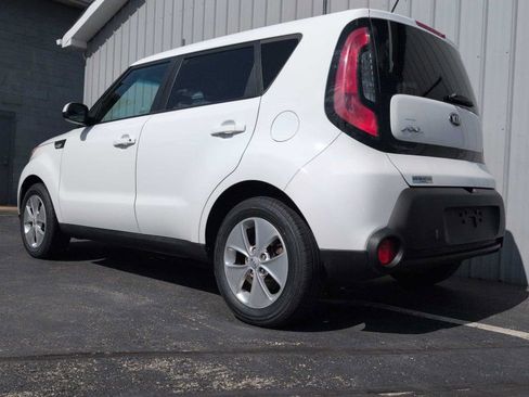 Used 2014 Kia Soul FWD image 12