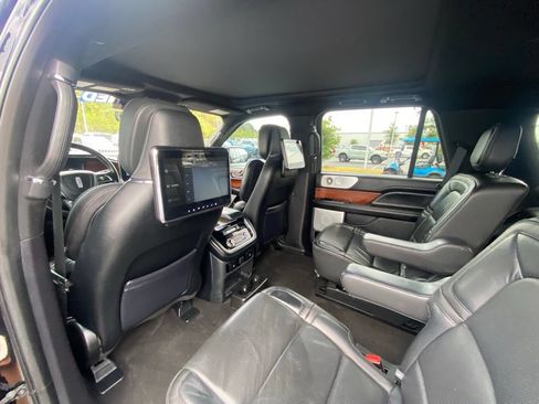 Used 2018 Lincoln Navigator Reserve w/ Technology Package AWD/4WD image 23