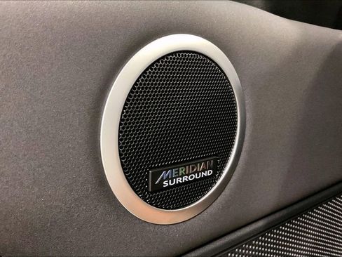 Used 2019 Land Rover Discovery HSE AWD/4WD image 15