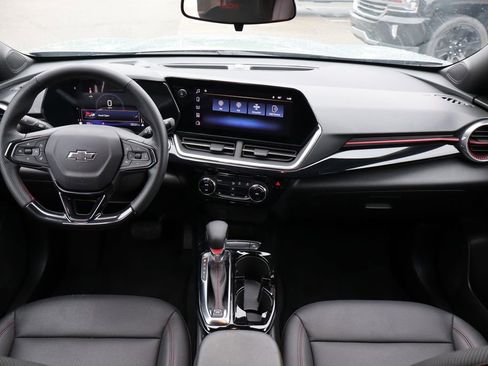 Used 2024 Chevrolet Trax RS w/ Driver Confidence Package FWD image 35