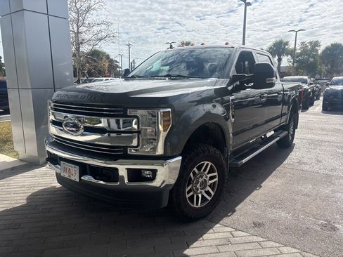 Used 2019 Ford F250 Lariat w/ Lariat Value Package image 2
