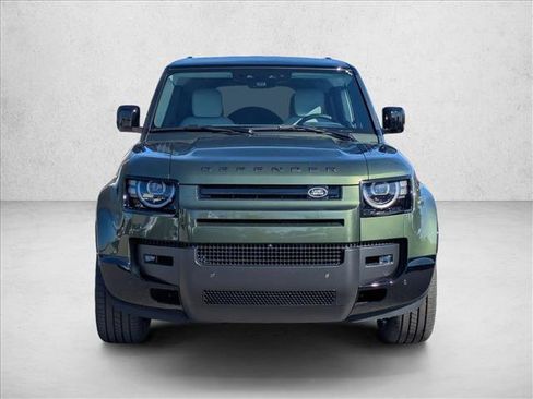 New 2026 Land Rover Defender 130 X-Dynamic SE image 6