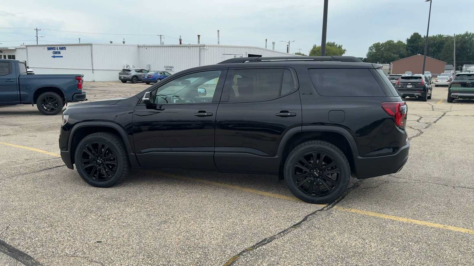 Certified 2023 GMC Acadia SLE w/ Driver Convenience Package AWD/4WD image 10