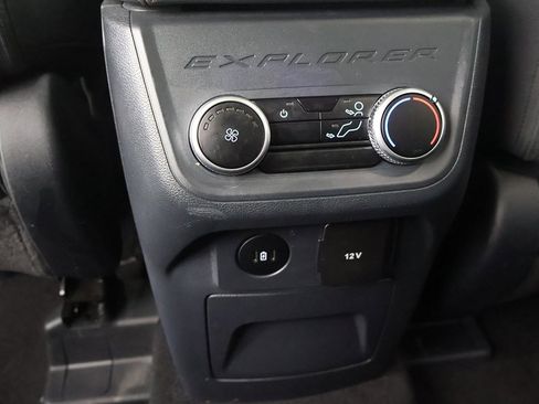 Used 2025 Ford Explorer Active image 46