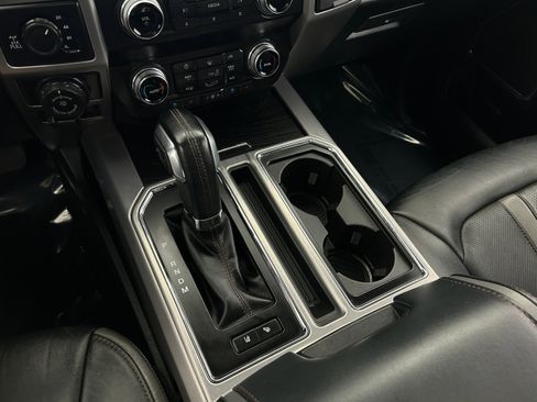 Used 2019 Ford F150 Platinum w/ Equipment Group 701A Luxury AWD/4WD image 12