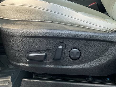 Used 2023 Kia Telluride EX w/ EX Captain's Chair Package FWD image 35