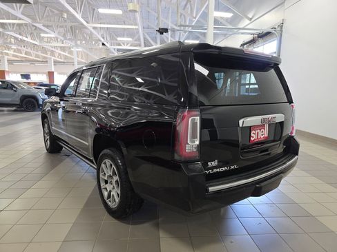 Used 2018 GMC Yukon XL Denali w/ Open Road Package image 3