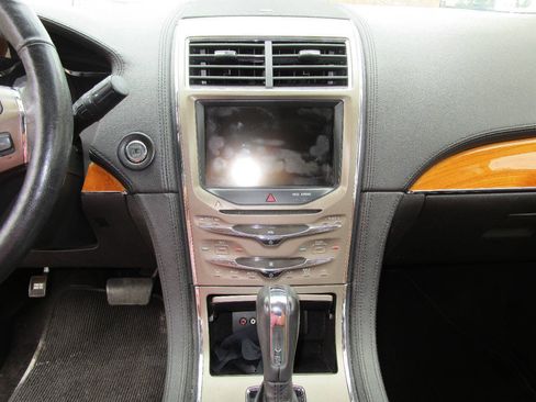 Used 2015 Lincoln MKX AWD w/ Equipment Group 102A image 12