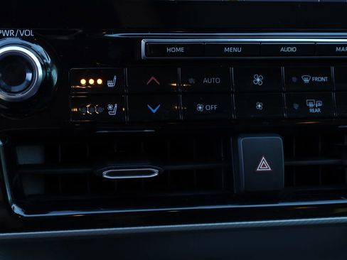 Used 2021 Toyota Highlander Platinum image 9