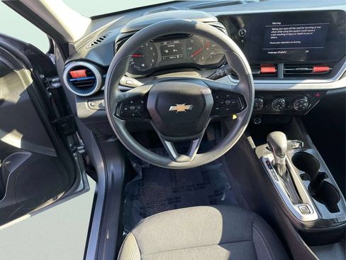 Used 2024 Chevrolet Trax LS w/ LS Convenience Package FWD image 22