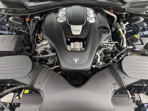 Used 2022 Maserati Quattroporte GT image 24